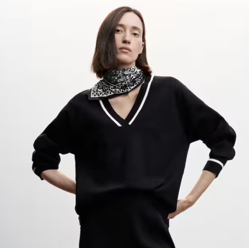 Mango Contrasting V-neck Sweater (Black, XL)